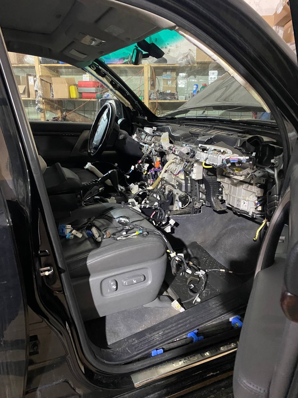 Сложный ремонт электрики TOYOTA LAND CRUISER 200